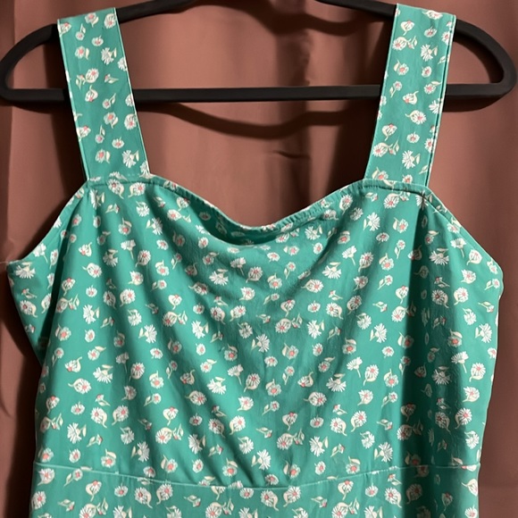 NWOT thick strap bright floral midi dress. Size large - Picture 2 of 5